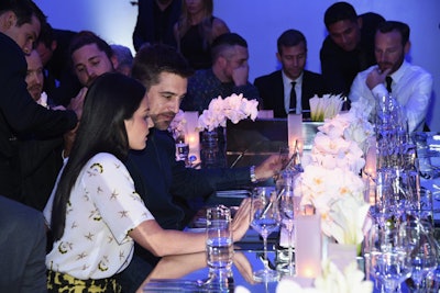 V.I.P. guests at the Los Angeles event sat at a mirrored U-shaped table and ordered courses through S6 phones.