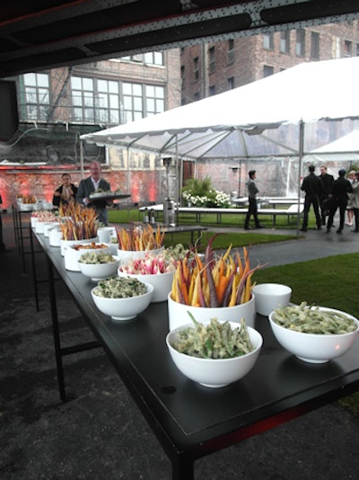 At a benefit for New York's High Line in 2011, fresh vegetables provided by Bite were displayed on a simple buffet spread.