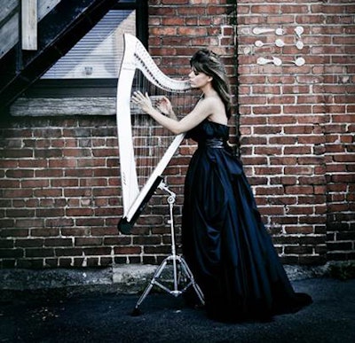 M’Michèle, Electric Harpist