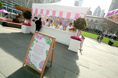 A complimentary Lilly juice bar paid homage to the brand heritage, serving fresh-pressed orange and ginger juices while the scent of citrus filled the air. Waitstaff and brand ambassadors offered juice and engaged with guests throughout the experience. Pink napkins had the Target and Lilly Pulitzer logos on them and encouraged social sharing using the #LillyforTarget hashtag.