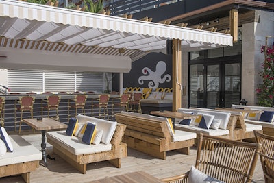 Outdoor Bar