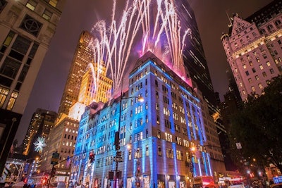 The Grand Finale fireworks show, crowning the architecture of the Bergdorf in royal fashion