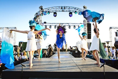 The new floor plan included a multistage setup with catwalks for performers.