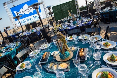 About 1,000 guests dined at tables with ocean-inspired design.