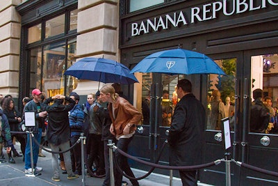 Knight security safeguarding a Banana Republic's event