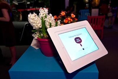 Some online auction platforms allow event hosts to use iPads to showcase items and prompt guests to make on-site bids.