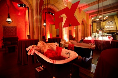 One of the creepier pieces of decor was a fake dead body—made out of cake—in a bathtub filled with fake blood. A red FX logo was displayed on the mirror.