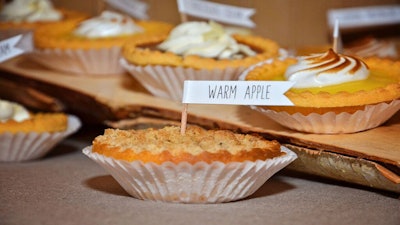 These Mini Pies Are Simply Stunning And A Perfect Option For Those Looking To Have More Then Just Cake At Their Event