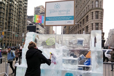 At the Flatiron location, staffers gave out mallets to passersby in the afternoon to help them obtain the prizes, all of which were warm-weather-related.