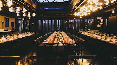 An elegant seated dinner wedding at Brooklyn’s 501 Union.