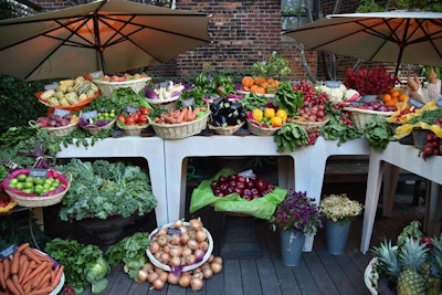 A 2014 event for Expedia and Citi in a New York townhouse space saw each room decorated in the style of a different travel destination. The rooftop design at the event produced by HL: Creative mimicked a Napa farmer's market, and guests were encouraged to shop the market and place their selections of produce, flowers—and even wine—into their bags.