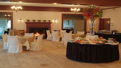 A cocktail reception in the Federal Ballroom.