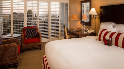 379 guest rooms and suites
