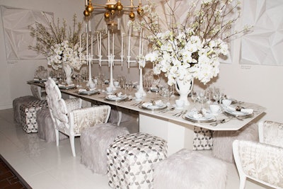 Benjamin Moore and Cosentino Chicago designer Julia Buckingham presented a luxe tribute to the paint brand’s color of the year, Simply White. Cast-resin sculptures, a Murano glass chandelier, and eclectic seating options in a mix of textures gave interest to the mostly-white vignette.