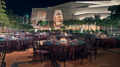 Seated dinner in the Parker and Vann Thomson Plaza for the Arts.