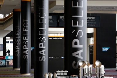 To differentiate it from the main conference, the SAP Select section of the convention center used a simple black and white color scheme, with subtle accents of the gold color used throughout the main event.