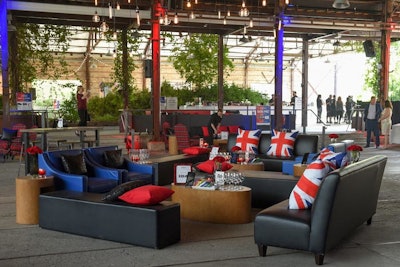 The SickKids Foundation introduced hospitality lounges for sponsors, which included private banquettes decorated in the posh or punk theme with food, drink, and an attendant.