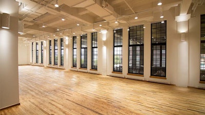 West Edge offers a natural luminescence that can stand alone or be accented to create any view.