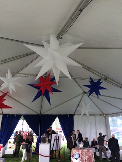 At the Washington Monument reopening ceremony in May 2014, 48 inflatable stars in red, white, and blue from Air Dimensional Design decorated the reception tent and surrounding area.