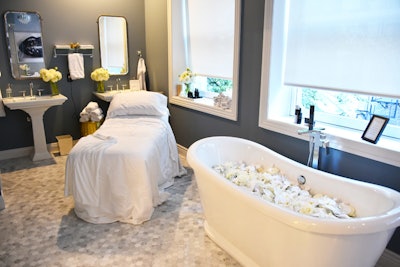 The bathroom was turned into a V.I.P. facial lounge. The bathtub was filled with flower petals courtesy of Florescer NY, and facials were offered by Immunocologie.