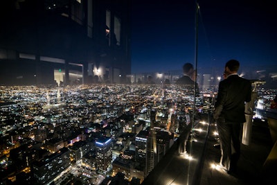 1. OUE Skyspace L.A.