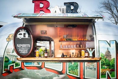 3 Mobile Bar Closeup Silvercloud Trailer Events