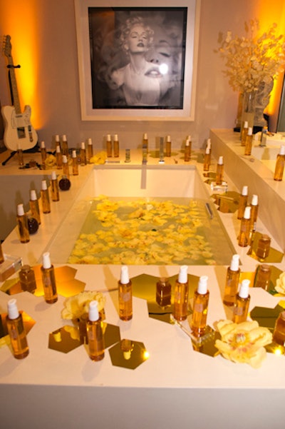 Die-cut honeycomb structures decorated the product display area of the Miel-en-Mousse space.