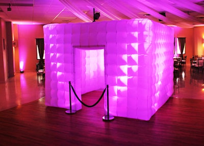 LED Lighted PhotoBooth Enclosed