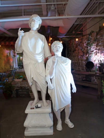 Statues came to life at the Piazza Pie Bistro during lunch.