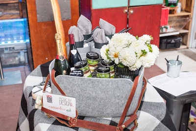 Catering firm Canard Inc. whetted guests' appetites with jars of food inside of its sophisticated 'gray area' basket.