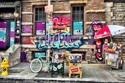 The entirety of Brooklyn Street at Paramount Studios was transformed with custom-made elements such as newspaper boxes covered in era-appropriate stickers. Producers also designed street lights, bicycles, fire hydrants, and a hot dog cart.