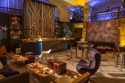 Historic hotel transformed into a hip cocktail lounge. ©Bardin Palomo
