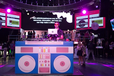 On-theme graphics from print sponsor 4XM were displayed around the venue, including a DJ booth that offered music from DJs Brains 4 Brkfst and Nick Marshall.