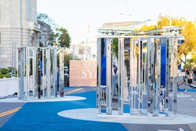 San Francisco’s Grove Street was closed town to accommodate an interactive, selfie-friendly mirror maze and step and repeat entrance. The street transformed into a cocktail soiree with added reflective elements like disco balls and metallic furniture.