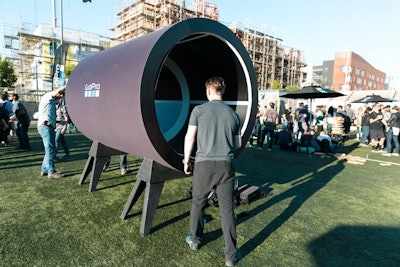 Pen&Public created a 360-degree ping pong table for the closing party.