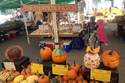 After the event, the architectural jack-o-lanterns were put on display at the Union Square Green Market in a family-friendly pumpkin patch viewing area.