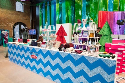 The centerpiece of the activation was a conveyor-belt gifting station in which guests picked out gifts from Old Navy and from a collection curated by PopSugar editors.