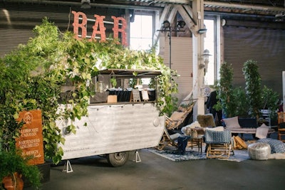 Another beverage option came from Clubhouse Caravan and Bartenders Unlimited, who served drinks such as “adult Capri Suns” out of a mobile bar. M. Design Styling and Florals decorated the space with cozy seating, a hammock, and plenty of greenery.
