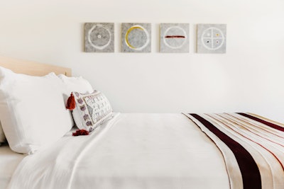 Civana King Pillow And Throw