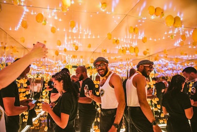 The Mike’s Hard pop-up was produced by Geo Events and designed by Havas Formula. An infinity room filled with lemons created a unique photo op.