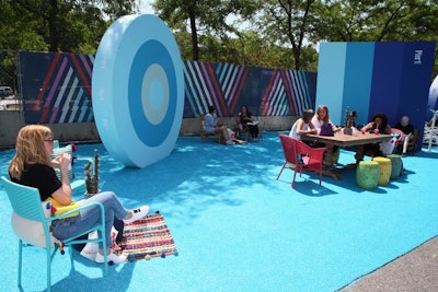 Pier 1 Imports sponsored an outdoor lounge where attendees could relax and use different backdrops for photos.