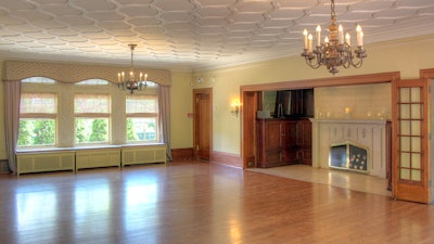 The Living room, our large meeting and gathering place. Many table setup options available.