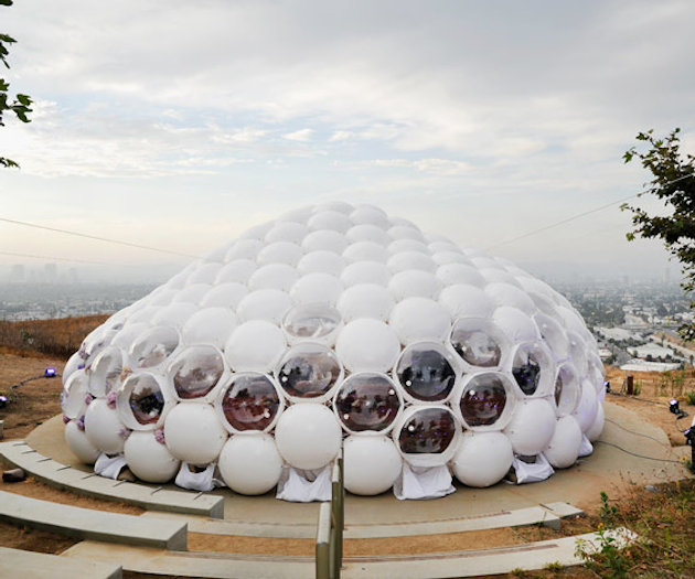 Sivan and his fans gathered for an immersive listening session of his upcoming album inside a bubble capsule. The modular dome was composed of white and translucent inflatable plastic spheres and was produced by design collective Pneuhaus.