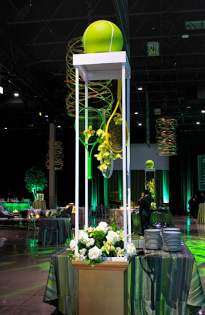 At the University of Chicago Laboratory Schools’ Connections gala, held in March at the Geraghty, Kehoe Designs created clever sports decor using sporting equipment such a golf balls, tennis rackets, and baseball bats.