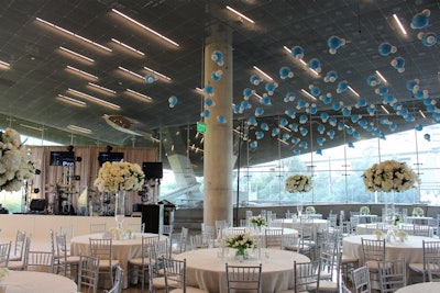 Lobby Wedding - Set in white