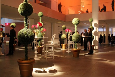 The main character in Tim Burton’s Edward Scissorhands had a particular knack for topiary, which made it an appropriate design choice for the Museum of Modern Art’s film gala, which honored the director in November 2009. Dinner guests spent the cocktail hour in a makeshift garden designed by event producers SPEC Entertainment.
