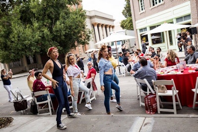 And for that bit of Hollywood – flash mobs can be arranged to make your lunch and tour a complete entertainment package.