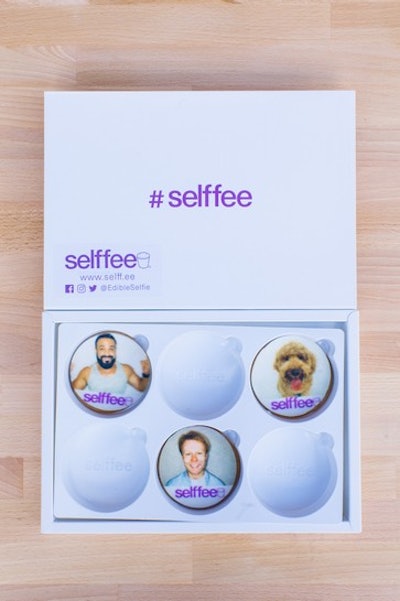 Selfie cookies box by Selffee.