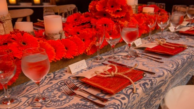 Red Night Dinner Decor