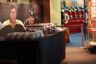 Concourse Level Food Station